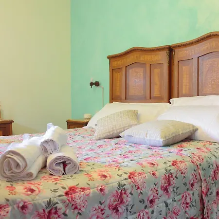 Relax Guazza - Piscina A Comune - Parcheggio Farm stay *